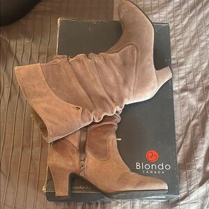Blondo Women's Brown Suede Boots